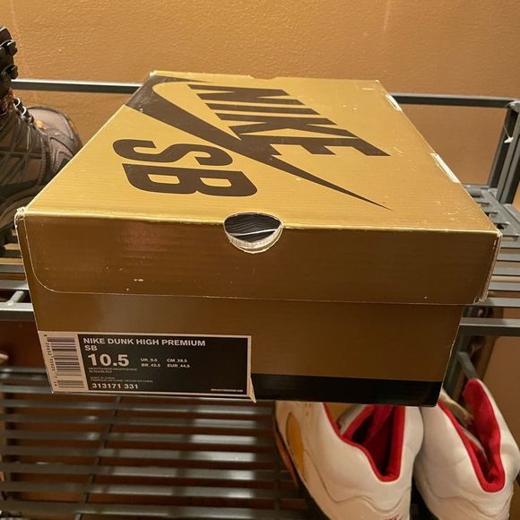 Nike Dunk High SB ‘Quagmire’ - Picture 2 of 3